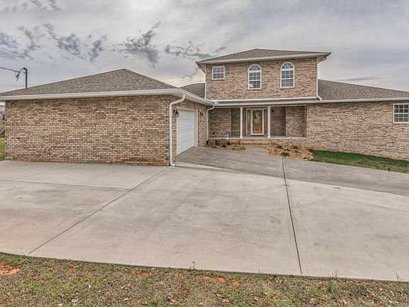 2nd image of 130 Florence Cir
