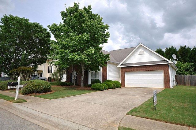 1st image of 5085 Yellow Pine Dr