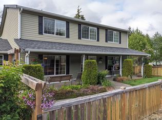 828 Ocean Ave, Cosmopolis, WA 98537