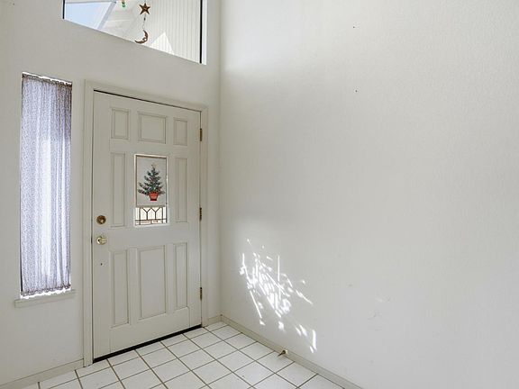4th image of 1340 Terrace Dr