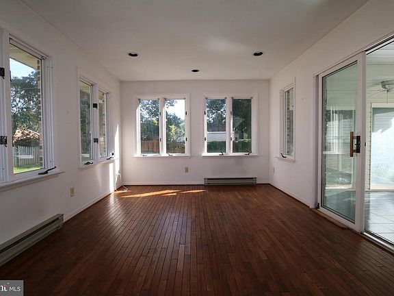 5th image of 17807 Red Oak Dr