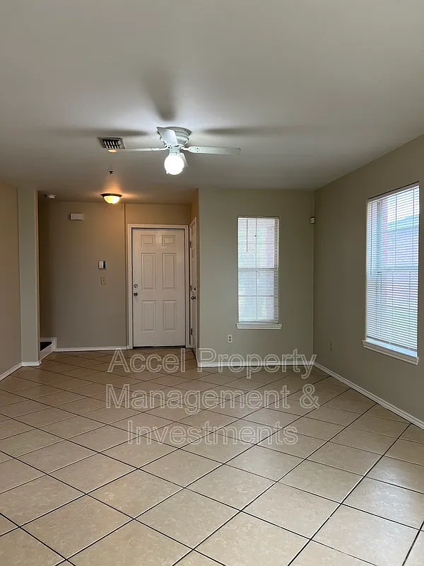 Building Photo - 407 S 48th Ln #1