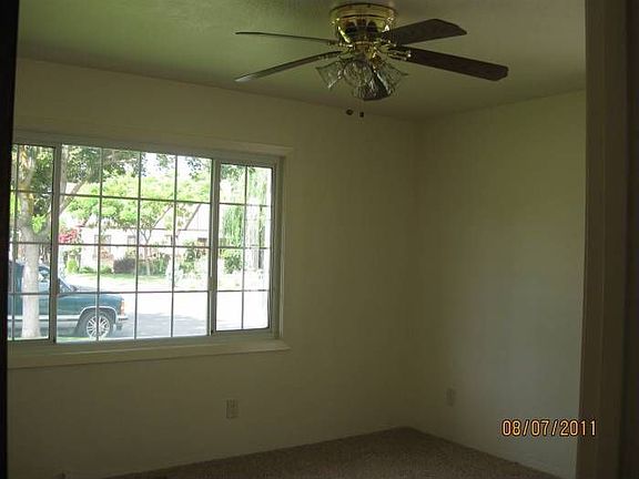 4th image of 1530 Parker Ave