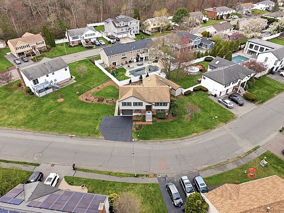 3rd image of 27 Citation Ave