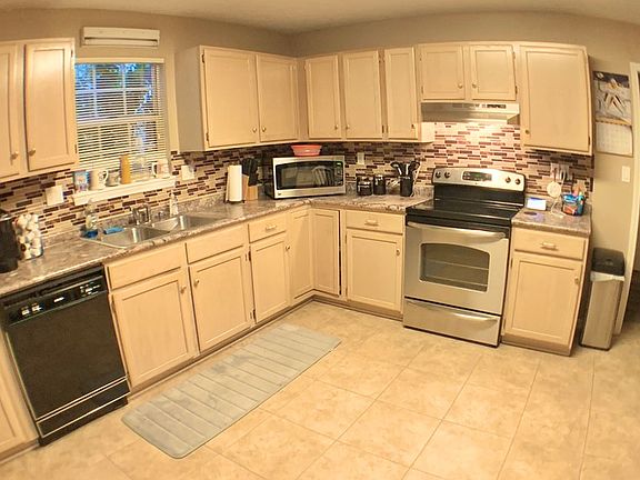 5th image of 801 Sivley Rd