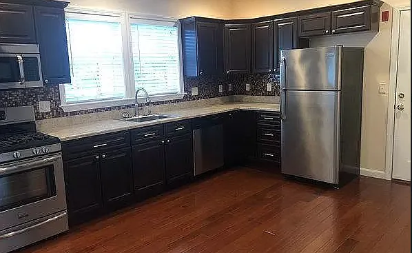 2 bed, 1000 sqft, $1,850 — Photo 4