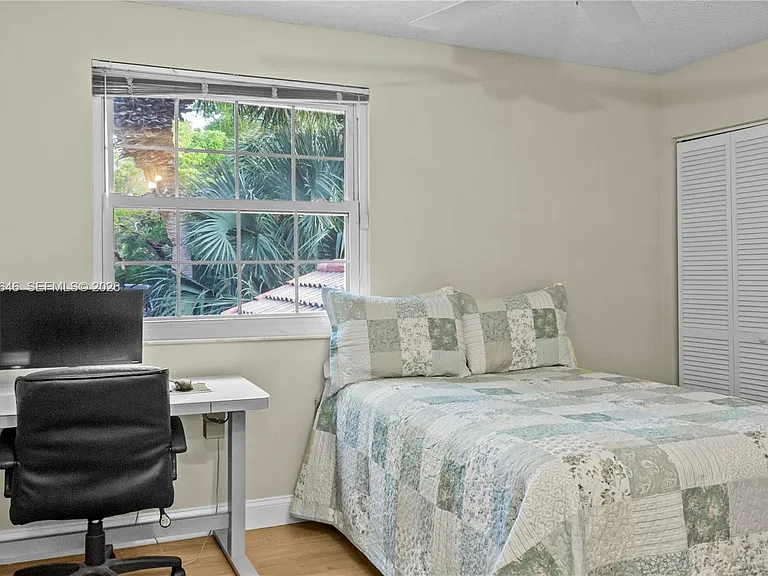 6885 NW 75th Pl — Photo 34