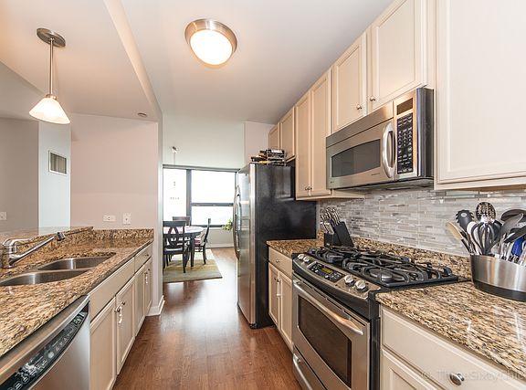 5th image of 1160 S Michigan Ave APT 2907