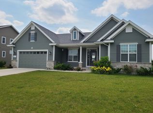 W217N6181 Masters Dr, Menomonee Falls, WI 53051