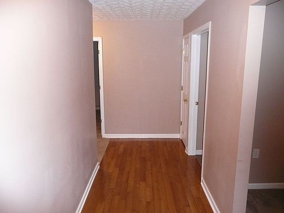 Hardwood in Entrance