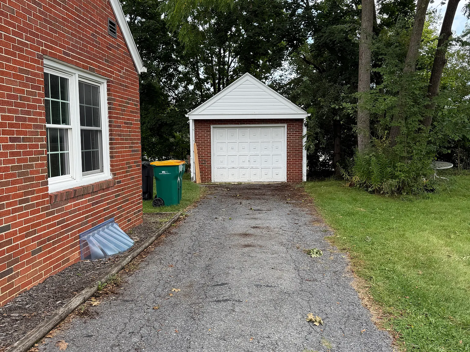 3 bed, 1696 sqft, $2,000 — Photo 3