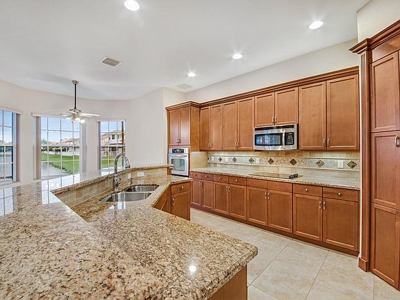 5th image of 10164 Cobblestone Creek Dr
