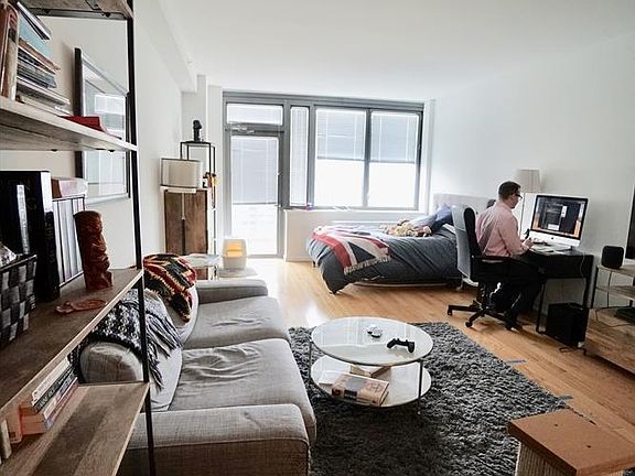 4th image of 4610 Center Blvd APT 2305