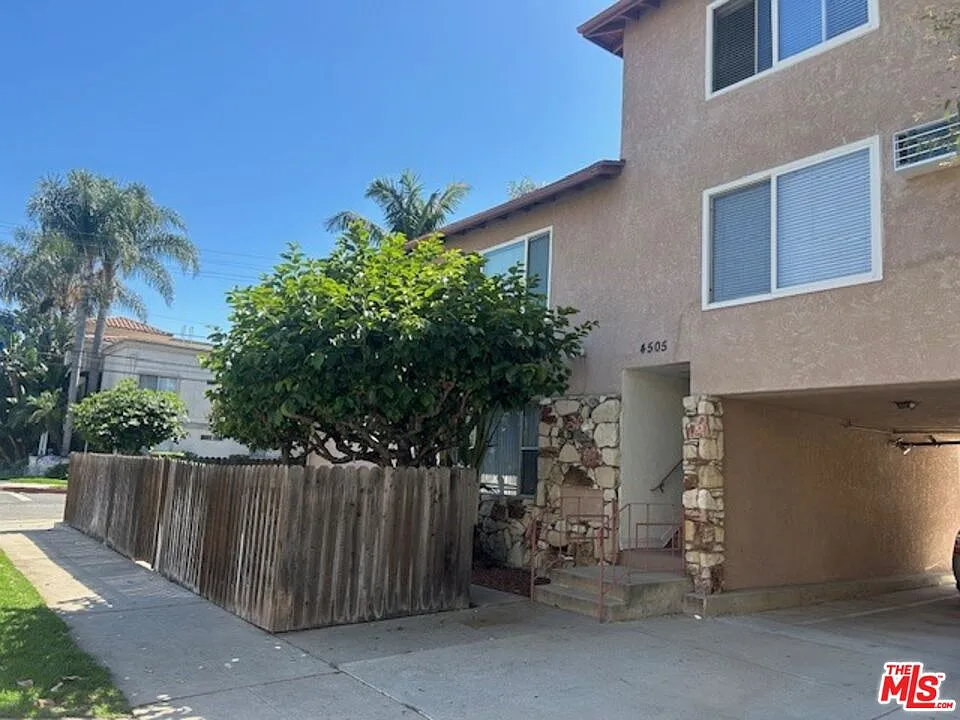 Building Photo - 4505 Murietta Ave #2