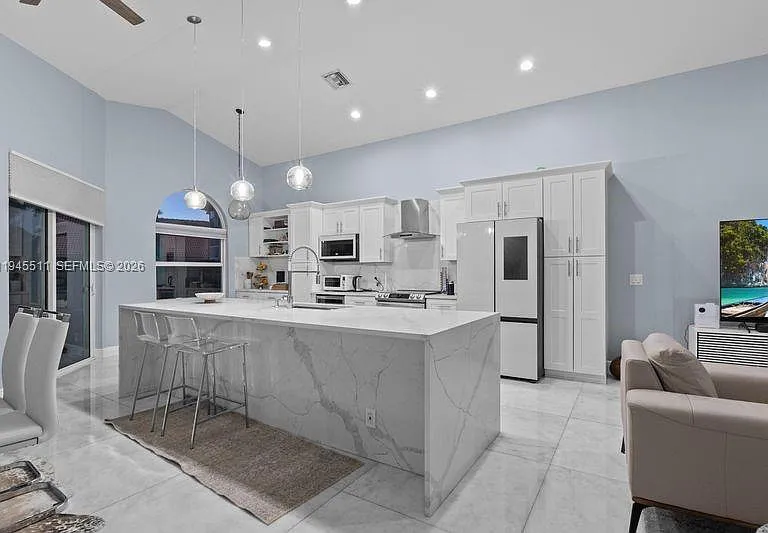6952 NW 27th Ct — Photo 3