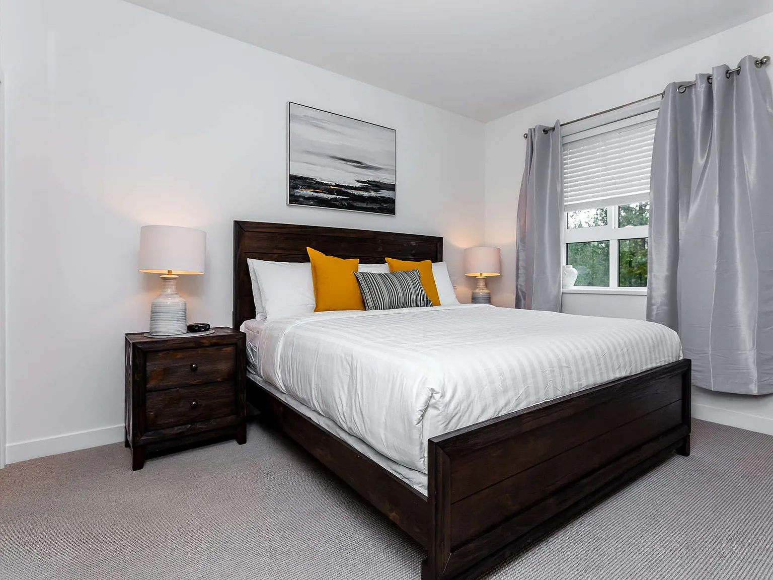 2 bed, 1000 sqft, $5,550 — Photo 3