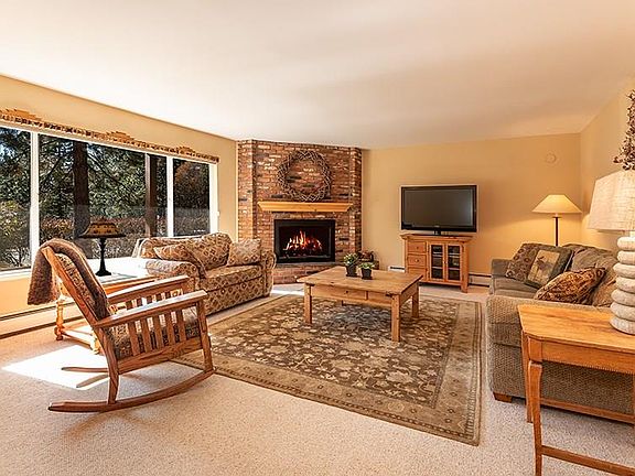4th image of 866 Northwood Blvd #5