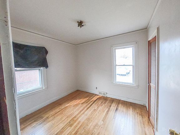 5th image of 6895 Penrod St APT 1