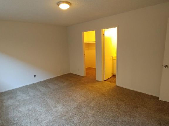 5th image of 1905 De La Vina St APT 6