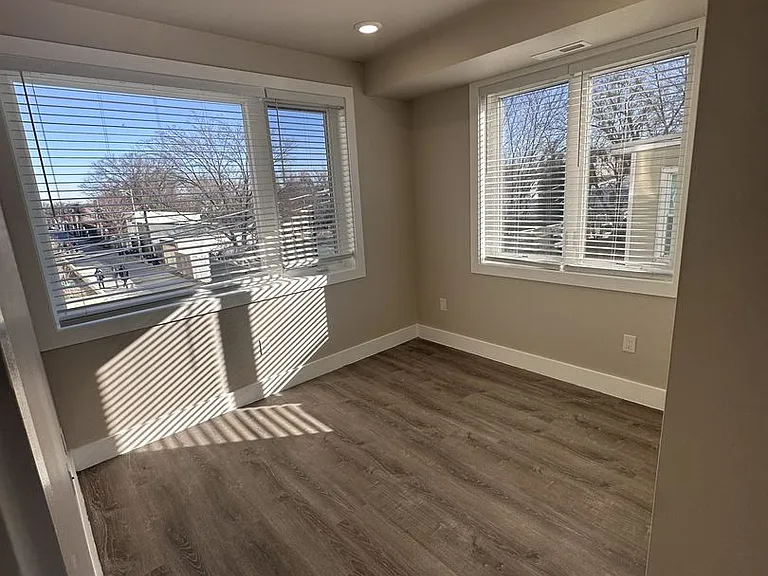 721 16th St NE — Photo 4