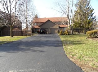 4212 White Ash Rd, Crystal Lake, IL 60014