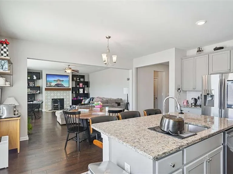 3605 Broadwick Ln — Photo 11