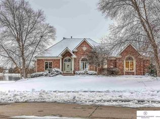 18611 Gold Cir, Omaha, NE 68130
