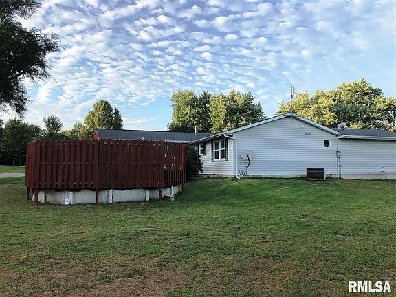 2nd image of 504 N Saxony Ct