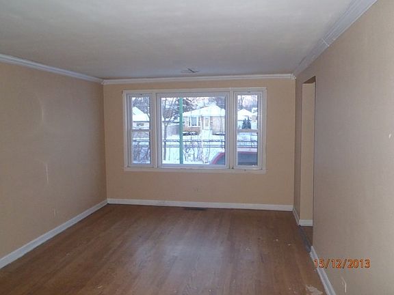 3rd image of 10816 S Rockwell St