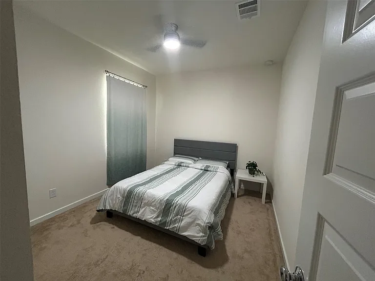 7822 Wyndham Harbor Ct — Photo 6