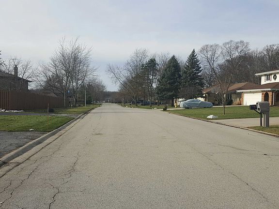 4th image of 13838 W Dublin Dr
