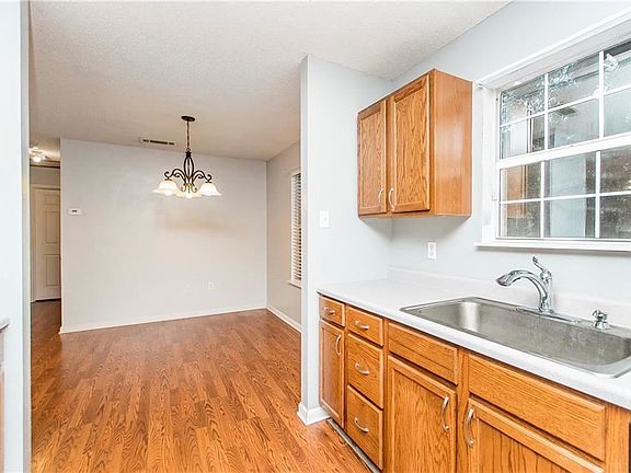 5th image of 17419 Briarwood Dr