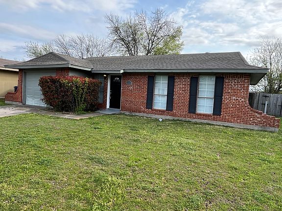 2nd image of 1109 White Oak Dr