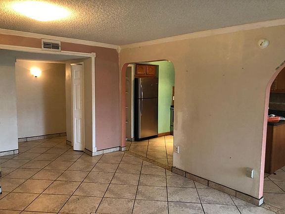 2nd image of 856 Sky Lake Cir APT A
