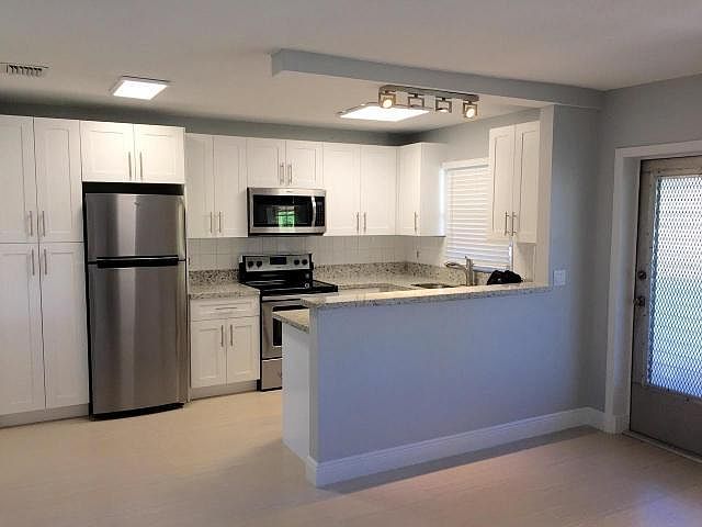 1st image of 212 N K St APT 8