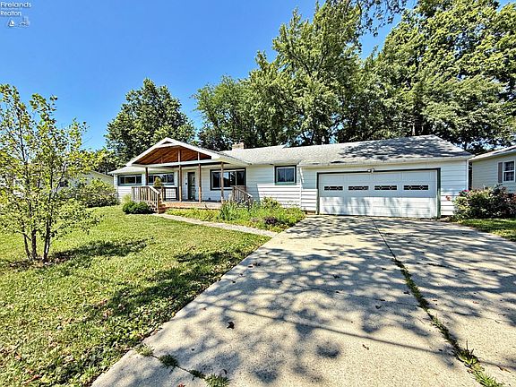 3rd image of 75 Glenn St