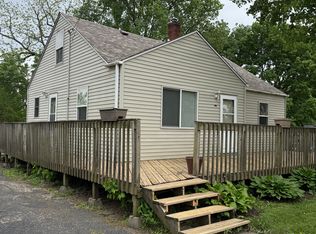 6480 11th St, Rockford, IL 61109