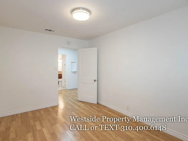 3515 Military Ave — Photo 9
