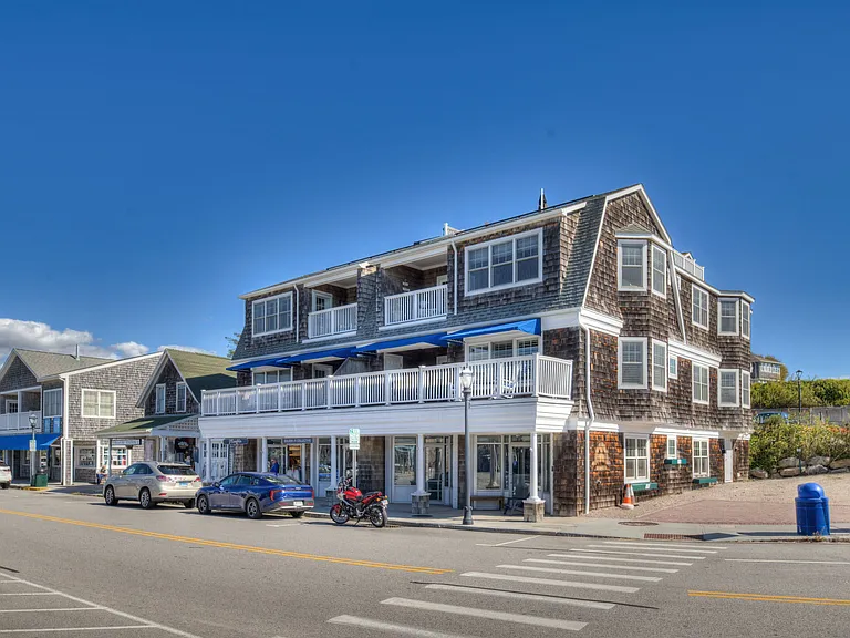 124 Bay St #R2 — Photo 24