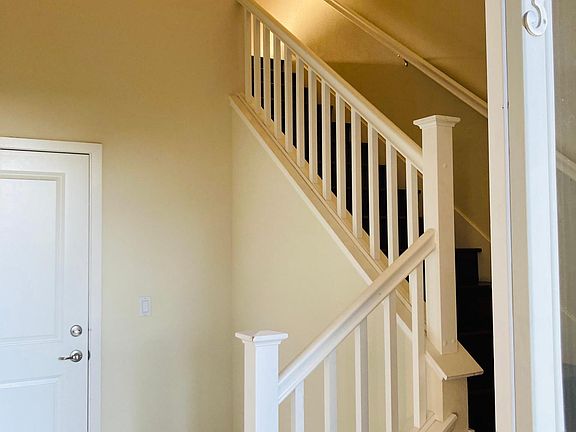 2nd image of 3189 Berryessa St APT 3