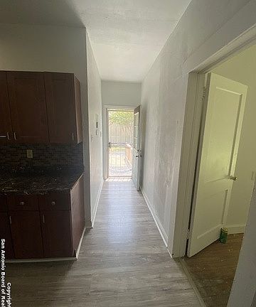 5th image of 222 MELROSE PL