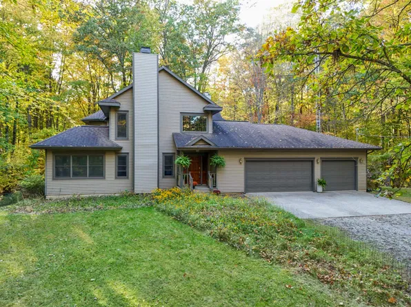 4455 N Ehlers Rd, Midland, MI 48642