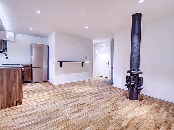 4th image of 123 Bank St #170A