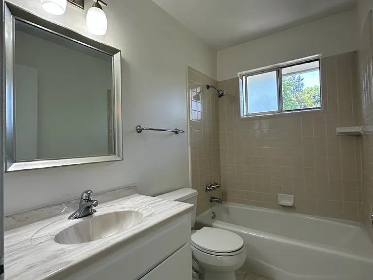 2047 Montecito Ave #13 — Photo 9