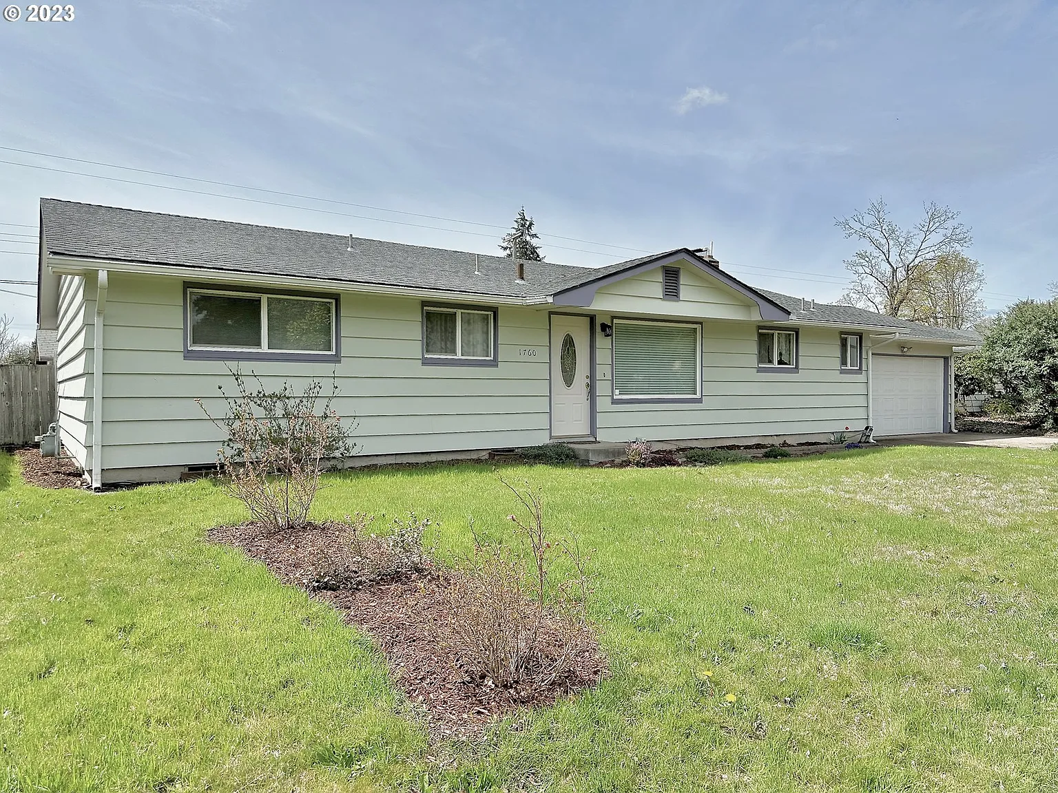 1760 Grove St photo 1