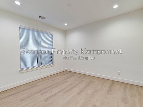 4th image of 1817 Prospect St #A