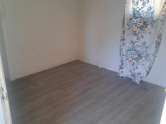 3rd image of 845 NE Camp St #D