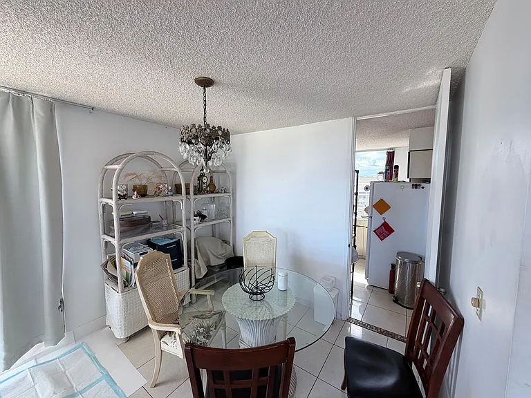 555 University Ave #1900 — Photo 11