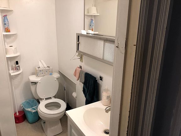 5th image of 451 W Sanborn St APT 1