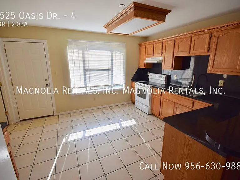 1525 Oasis Ave #4 — Photo 4